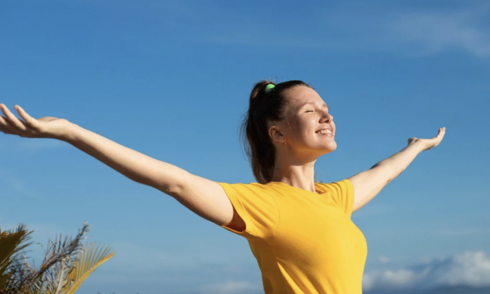 Πότε κορυφώνεται η ευτυχία στη ζωή – Η ηλικία που οι περισσότεροι νιώθουν πιο ολοκληρωμένοι